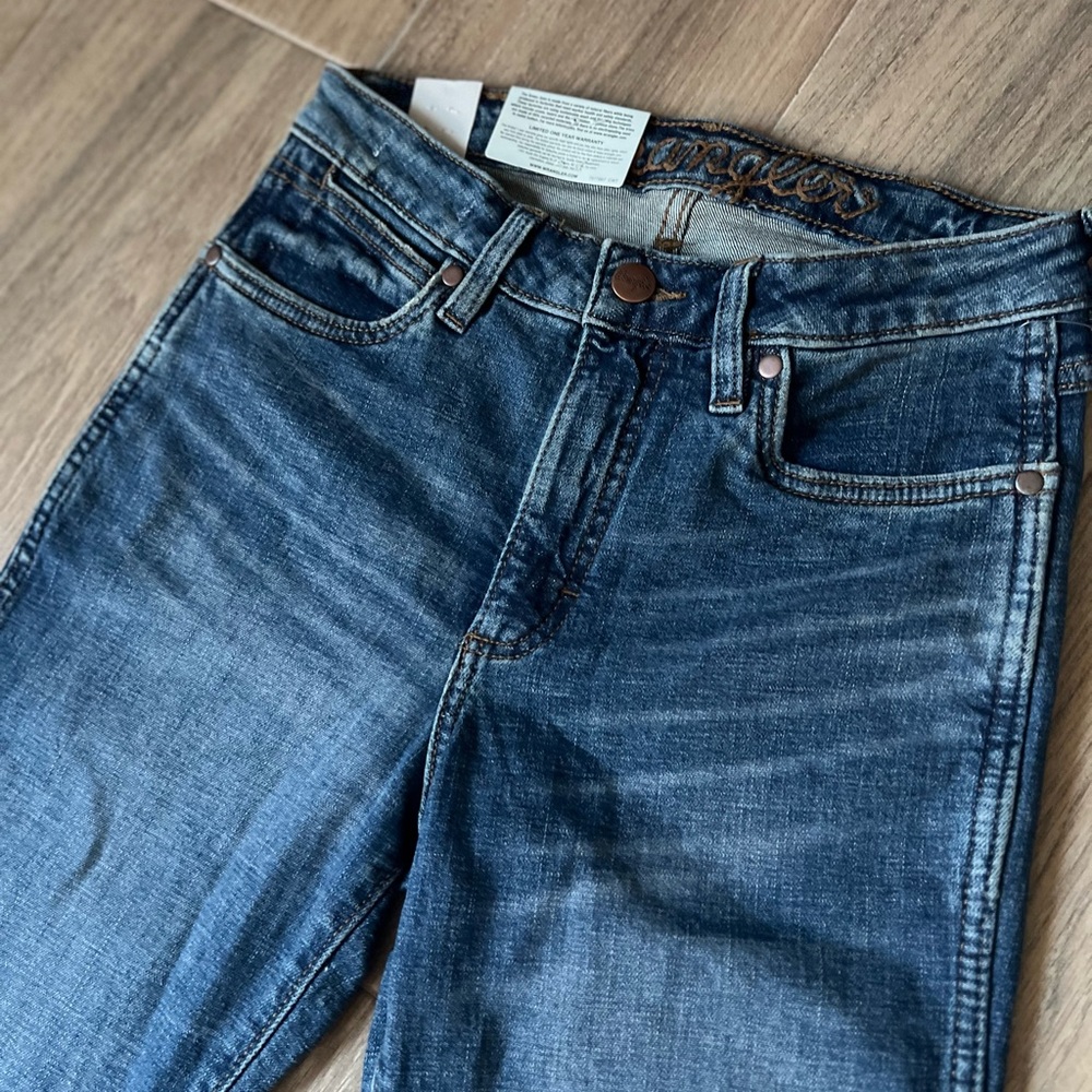 Wrangler Women’s Boot Cut Jeans - Dark Blue Denim (tags removed) - Picture 3 of 4